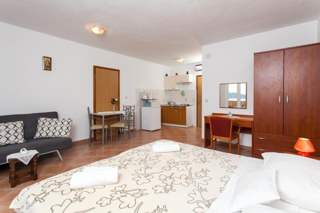 Apartments Ana Lopud Habitación foto